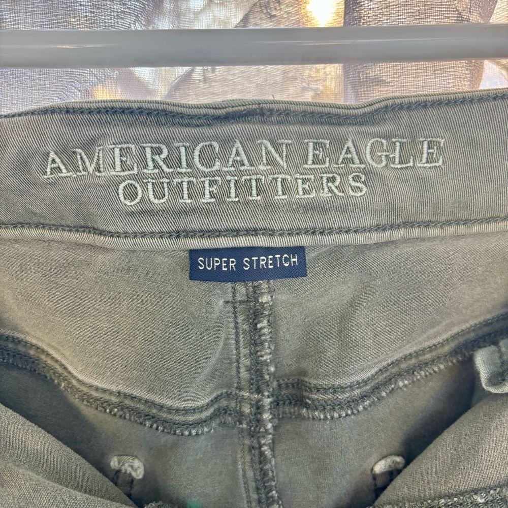 American Eagle Women's Super Stretch Olive Green Straight Leg Denim Jeans Size 4 - Picture 11 of 13